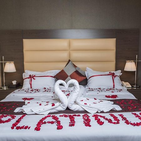 N Platinum Hotel Медина Экстерьер фото